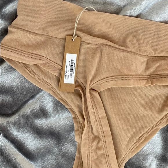 - - - - Picture 6 of 8